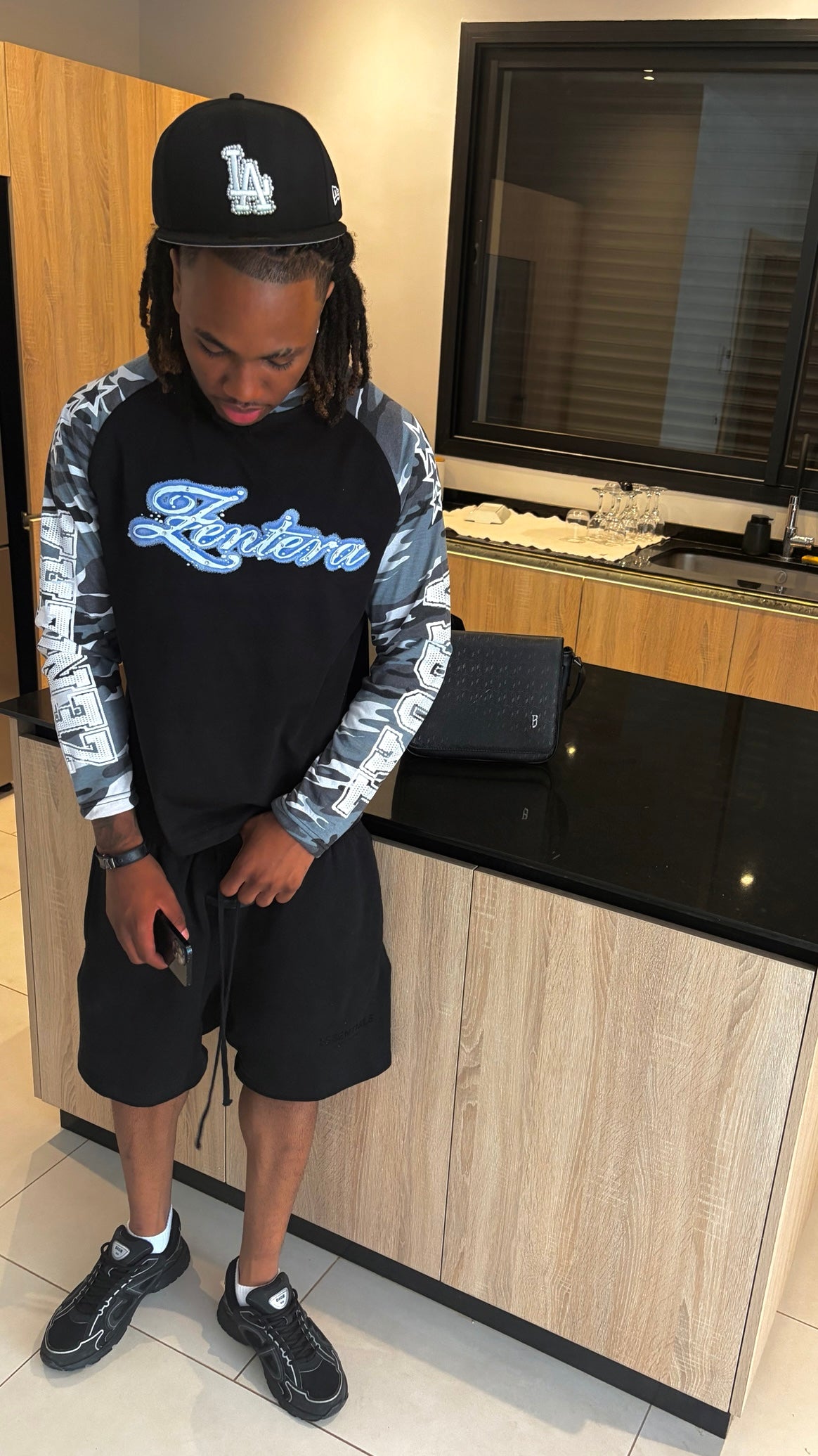 "INDIVIDUAL" BLACK CAMO LONGSLEEVE