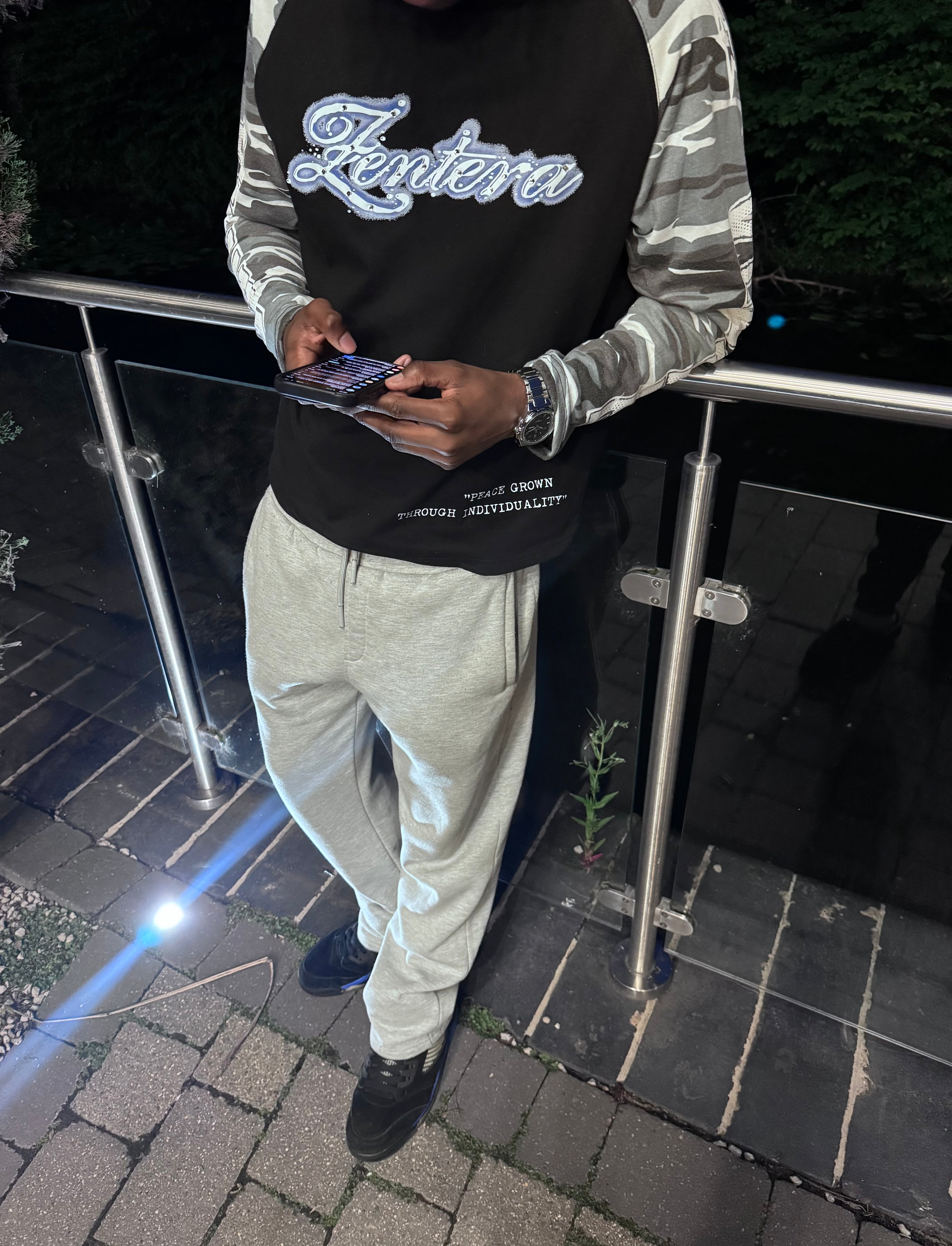 "INDIVIDUAL" BLACK CAMO LONGSLEEVE
